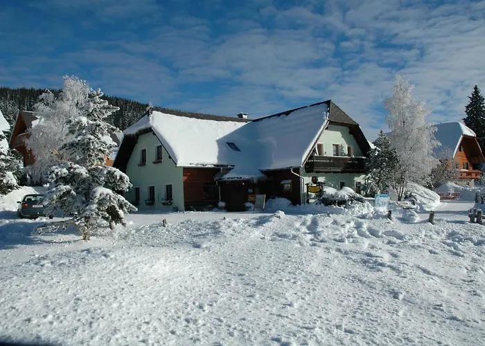 Holzmeister بيت ضيافة