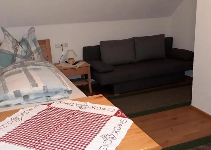 Holzmeister بيت ضيافة 3*